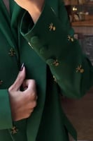 عباية الوطن مصممة من افخر انواع الكريب