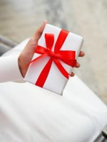 تغليف هدية راقي وبسيط ب خيارات متعدده