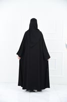 عباية كريب بقصة كلوش وتطريز فاخر على الاكمام