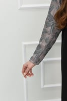 عباية شتوية بليزر فاخرة مع تفاصيل ملونة