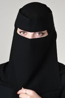 نقاب مطاط مائل بحريني