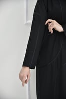 عباية كاجوال بلمسات ستان فاخرة