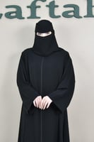 عباية ساده بتصميم كلوش مع سحاب وأكمام مربعة