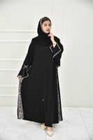 عباية كاجوال ناعمة بتركيبة قماش ملون على الجوانب