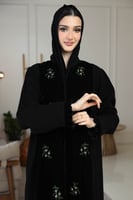 عباية مناسبات بتفاصيل مخمل وتطريز شك