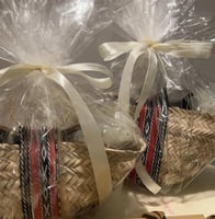 خدمة رمزية ( تغليف الهدايا لأحبابك ) حتى لو أوقية...