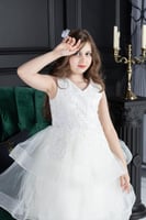 فستان بناتي عرائسي كلوش دانتيل صدر نازل فيونكه بال...