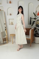 فستان نسائي أنيق كتان بيج بقصة أنثوية وتطريز فاخر