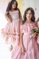 فستان بناتي تفته كلوش كرانيش بحواف الصدر واسفل الف...