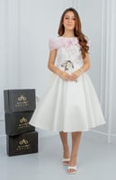 فستان سهرة أبيض ميكادو للسن المحير