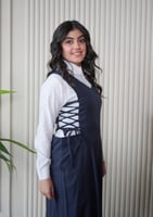 مريول الثانوية مخصر من الجوانب