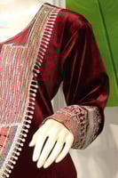 جلابية عسيري مخمل عودي فاخر وتطريز يدوي مرصّع بالك...