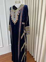 جلابية عسيري مخمل كحلي بتطريز يدوي مرصع بالكريستال