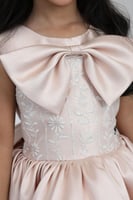 فستان بناتي ميكادو خربزي فيونكة على الصدر