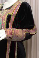 جلابية عسيري مخمل مرصعة بالكريستال اللامع