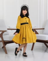 فستان بناتي شتوي اللون كموني كم طويل