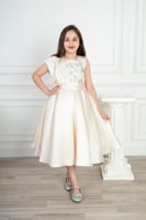 فستان سهره بناتي تفته ستان صدر تطريز لون بيج