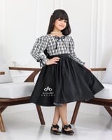 فستان بناتي شتوي ابيض على اسود من فوق خامة الجاكار...