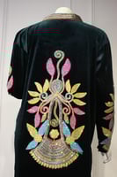 جلابية عسيري مخمل أخضر بتطريز فاخر