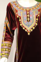 جلابية عسيري مخمل كحلي بتطريز يدوي مرصع بالكريستال