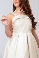 فستان سهرة ميكادو لمعة بيج للسن المحير