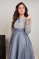 فستان السن المحير شتوي ابيض على رصاصي