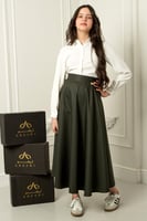 مريول طقم بلوزة وتنورة مدرسية زيتي بتصميم كلاسيكي