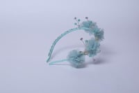 تاج مزين بكريستال وورود تيفاني