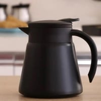 إبريق قهوة وشاي مع كوبين تقديم