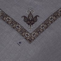 شال كشميري فضي تطريز رصاصي ماركة دافنشي