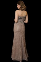 فستان سهرة مكشوف الكتفين