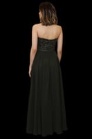 فستان سهرة مكشوف الكتفين