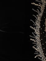 فستان سهرة مخمل مكشوف الكتفين