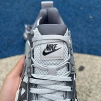 V2K Run - Pure Platinum Wolf Grey