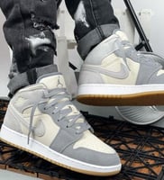 Jordan 1 milk particle grey