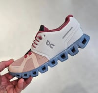 On cloud X 3 in pink