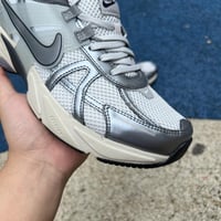 V2K Run - Pure Platinum Wolf Grey