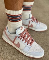 Nike dunk low fossil rose