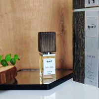 عطر نيش Niche الفخامة والبساطة