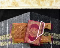 حامل مصحف خشبي مزخرف خفيف الوزن