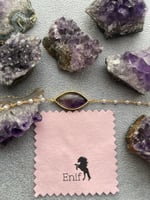 سوارة فضه من حجر الامثيست وقطع اللؤلؤ