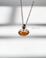 قلب زجاجي - ليس حجر كريم