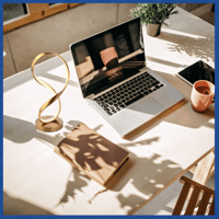 مصباح مكتب LED أنيق