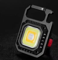 كشاف صغير بقاعدة ثلاثية