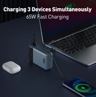 بطارية متنقلة باوربانك بشاشة رقمية وكيبل مدمج ومنف...