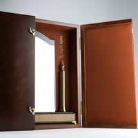 درع خشب مع نحاس