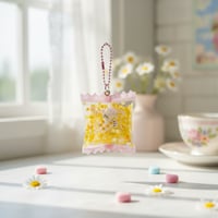 ميدالية على شكل حلوى من سلسلة لغة الزهور هيلو كيتي...