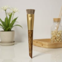 فرشاة كريم أساس مسطحة من سلسلة هارموني