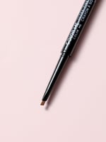 قلم حواجب فائق النعومة كولور مي 02 - بني داكن