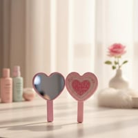 مرآة يد على شكل قلب من سلسلة بينك بيري - وردي فاتح